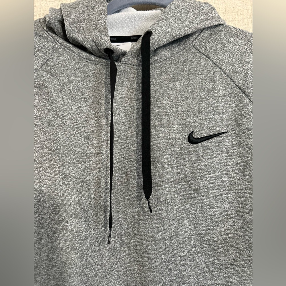 Nike Heather Gray Therma-Fit Sweatshirt - Picture 2 of 5